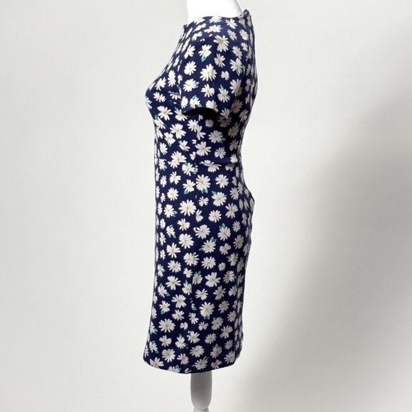 Old Navy Daisy Print Mini Dress – Size XS – Floral, Flattering & Effortless 🌼🖤 - Picture 4 of 14